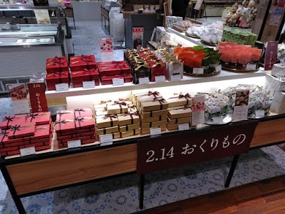 バレンタインもついに来週🍫 チョコレートのご準備はお済みでしょうか？ タピオ店では「山形十一屋」さんのチョコレート各種を数量限定でご用意してます。大切な方への贈り物、自分へのご褒美にぜひご利用ください！