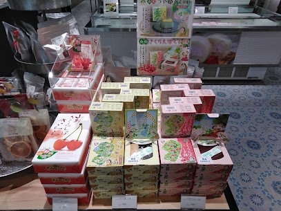 こんにちは☀️仙台泉店です❗ 本日２点の新商品のご案内です❗ 🌟さくらんぼきらら　ゼリーの中にさくらんぼが一粒入っています❗ 🌟つや姫くず餅、さくらんぼくず餅　かわいいパッケージでお土産に最適です！