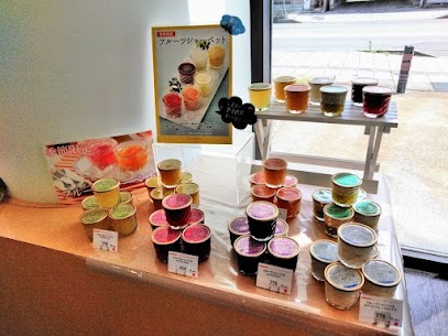 こんにちは！HOUSE清川屋です♪ あっちぇな～（暑いな～）🫠 季節限定でフルーツシャーベット入荷しました🍧 冷凍庫で凍らせてお召し上がりください🧊🫶