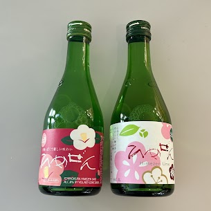 ◎甘酸っぱくて優しい味わい◎ 今日は、一ノ蔵さんの「ひめぜん」と「ひめぜん梅」をご紹介します！ 低アルコールなので、初めて日本酒を飲む方にもおすすめ♪ 女性からの人気も高く、プレゼントに使われる方も💭