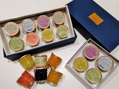 入荷してます！『フルーツシャーベット』 今年の入荷しているお味は6種類！ ・すもも（大石早生）🍑・マンゴー🥭・ラフランス🍐 ・白桃＆さくらんぼ🍑🍒・ミックスベリー🍓🫐 ・ホワイトフルーツミックス🐮🍍🍉🥝