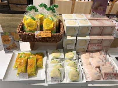 ラグノオさんの季節限定商品がまたまた入荷しております! 夏らしいパイナップルスティックと大人気いのちシリーズはメロンと白桃が期間限定販売中です🍈🍑