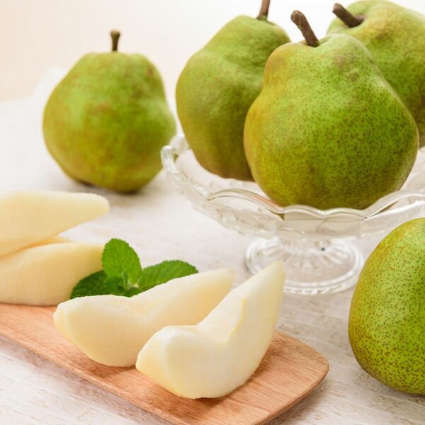 🍐ラフランスのご予約開始しております！ 大玉サイズが魅力の清川屋自慢のラフランス✨ なめらかな舌触りとジューシーな果肉が口いっぱいに広がります😋 芳醇な香りもぜひご堪能ください♪ 大切な方への贈り物に💚
