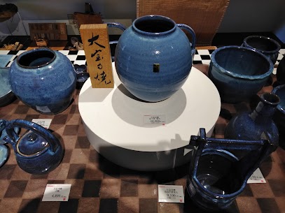 山形県鶴岡市の工芸品『大宝寺焼』です🍯 重要有形民俗文化財に指定されています‼️ 一つ一つ職人の手作りで作られた壺やかめは、昔から生活用具や仏具などに用いられてきました。 庄内地方唯一の焼き物です🙌