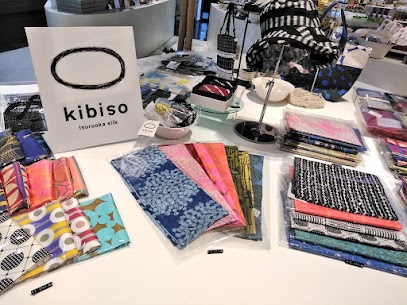 KIBISOをご存知ですか❓ 鶴岡シルクを使用したスカーフやブックカバー、バックなど多くの織物がございます❗ 上質な手触りと山形県や季節を モチーフにした素敵な柄で人気の商品です🎵