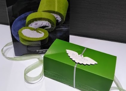 【　ほわいとぱりろーる　抹茶　】 これを楽しみにお待ちいただいている お客様も沢山いらっしゃる！人気商品です☺️ 宇治抹茶を贅沢に使用した生地と、小豆がたっぷり入ったミルキーなクリームがたまらない商品です💕