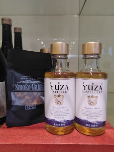 新商品🍸 ✨山形県・遊佐町で生まれた「YUZAウイスキー」やわらかく上品な香りと、バランスの取れた味わいが特徴です。 口に含むと、ほんのり甘さを感じながらも、すっきりとした余韻が広がります🤭