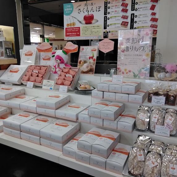 期間限定パウンド型も登場の🍒さくらんぼマドレーヌ大人気です😆山形のお土産にぜひ😍