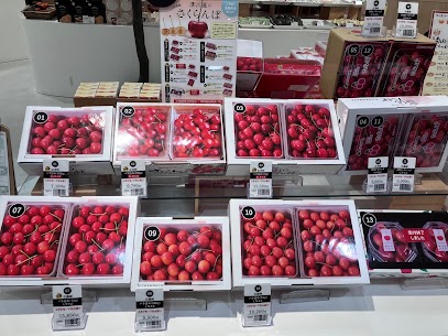 6月に旬を迎えるさくらんぼ🍒より新鮮なものをお召し上がりいただくために、店頭には並ばず、産地から直接発送しますのでご予約のみの承っております。