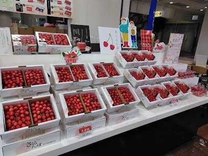 「佐藤錦」入荷しました🍒今しかない山形の旬をぜひいかがでしょうか😆発送もできます！お土産におすすめです🍒