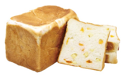 本日販売の食パンチーズ🧀は【13：00頃】からのお渡しになりますのでご注意ください🙇‍♀️