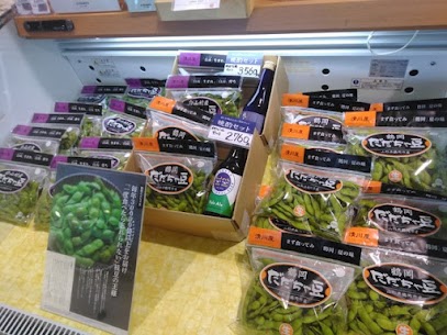 ついに！お店に「白山村産だだちゃ豆」と「鶴岡だだちゃ豆」が勢揃いしました！ずらりと並んだ姿を見ると、いよいよ夏本番だなぁと感じます🎐茹でたての香ばしい香りと濃厚な甘み…今夜のビールのお供に決定ですね🍺